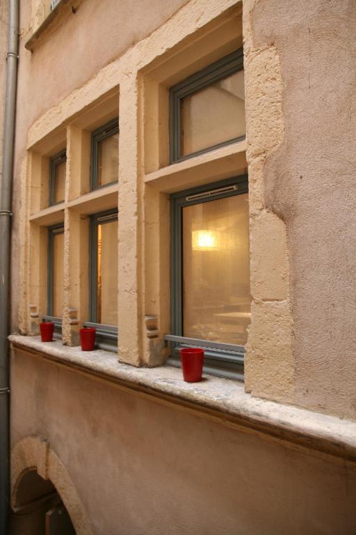 Loge Saint Jean Apartment Лион Екстериор снимка